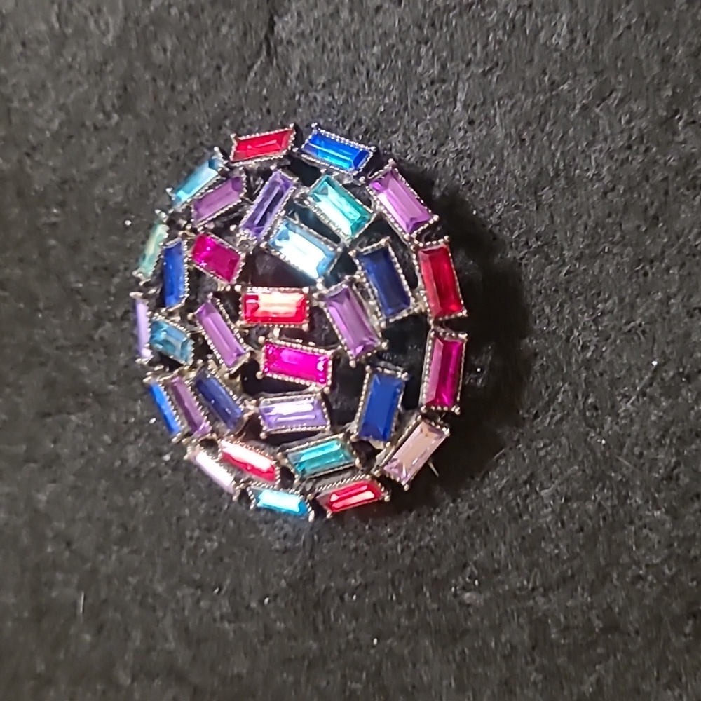 Multicolor round broach